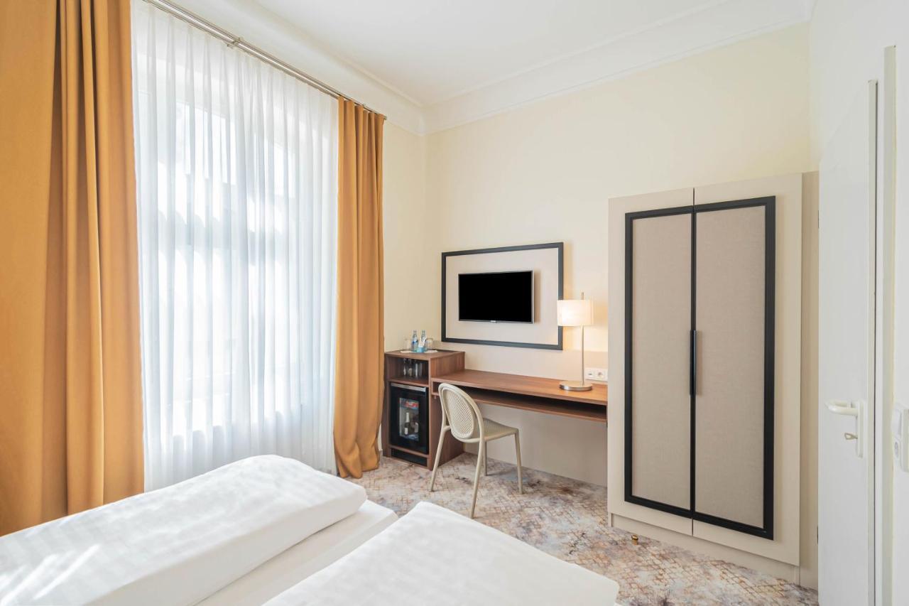 Hotel Villa Am Kurpark Bad Homburg vor der Hohe Bagian luar foto