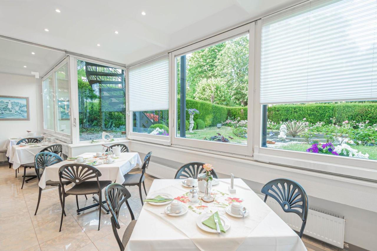 Hotel Villa Am Kurpark Bad Homburg vor der Hohe Bagian luar foto