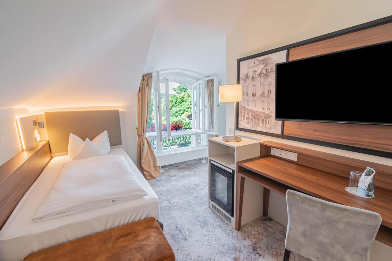 Hotel Villa Am Kurpark Bad Homburg vor der Hohe Bagian luar foto