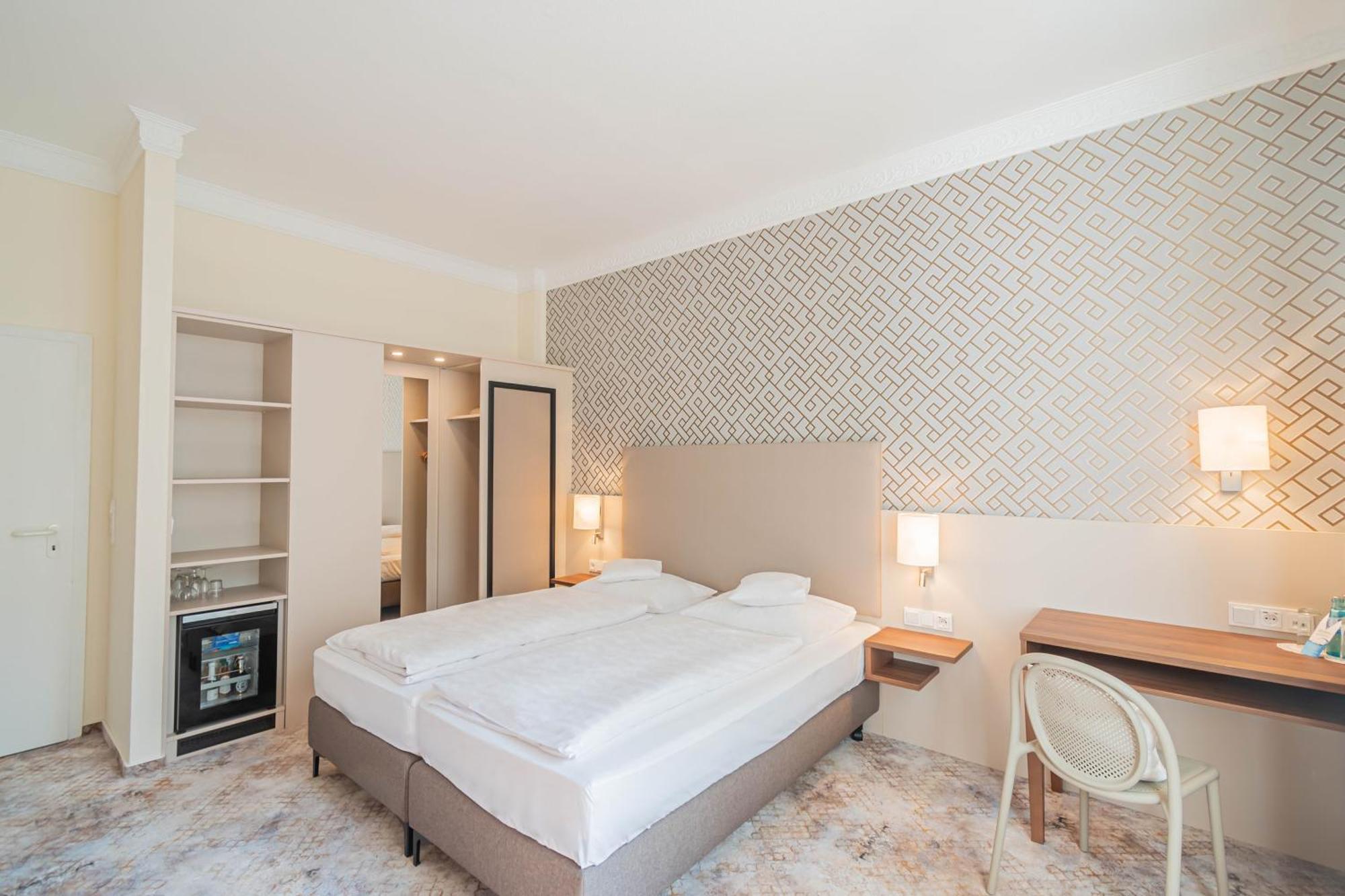 Hotel Villa Am Kurpark Bad Homburg vor der Hohe Bagian luar foto